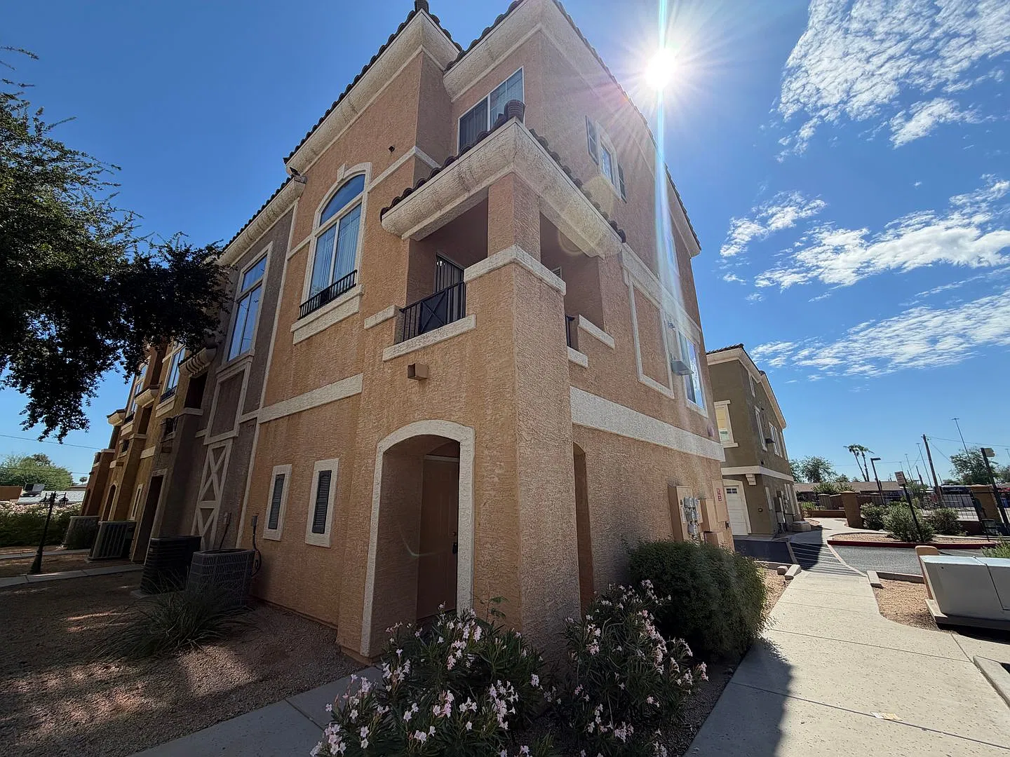 $0 First Month! Spacious 2BR/2.5BA Gated Townhome w/ 2-Car Garage & Pool — Photo 3