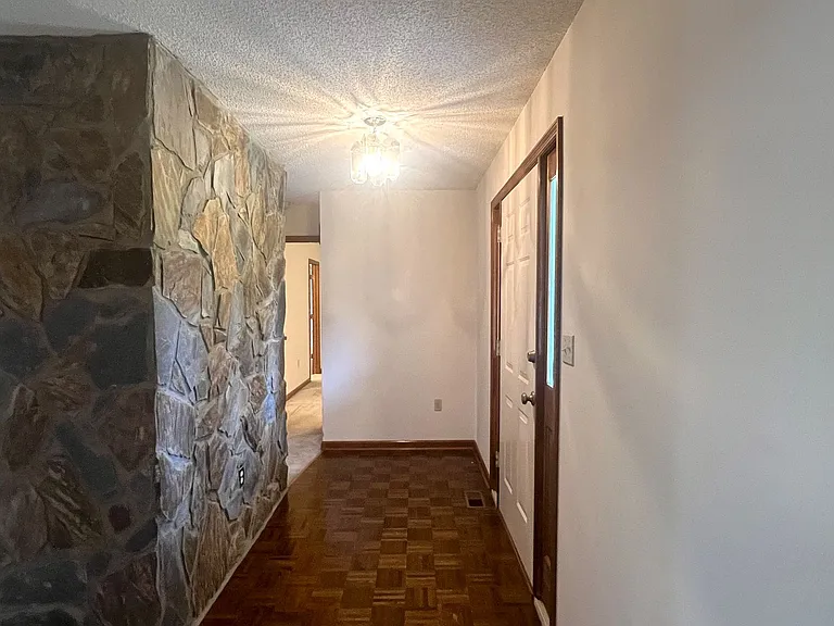 178 Woodard Rd — Photo 12