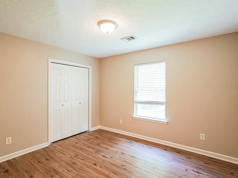 131 E Braxton Ln — Photo 13