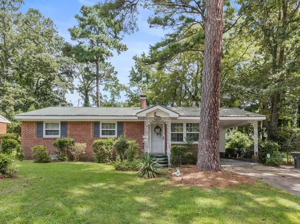 1453 Thelbert Dr, Fayetteville, NC 28301