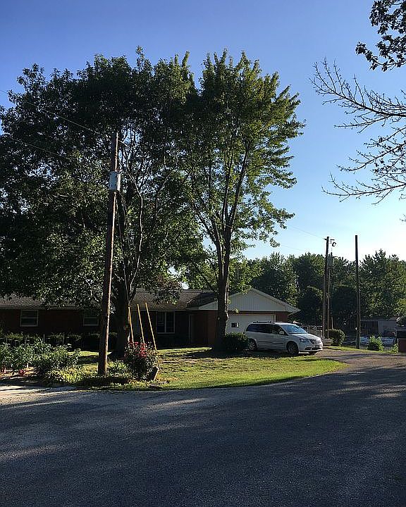 1st image of 310 S Hislop Dr