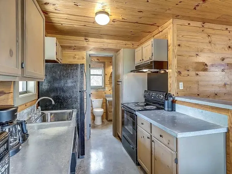 922 Mack Rd — Photo 5