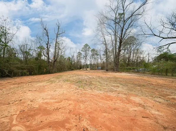 Lancaster St, Marshall, TX 75672