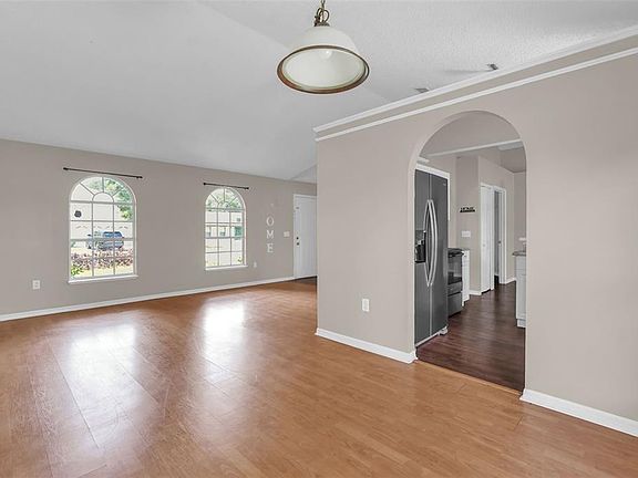 4th image of 525 CARLSBAD DRIVE