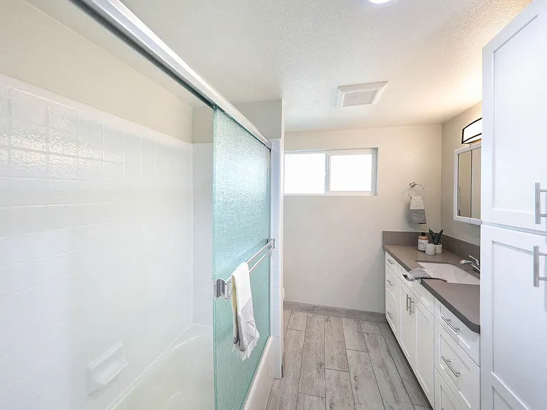 Pacific West Villas — Photo 7