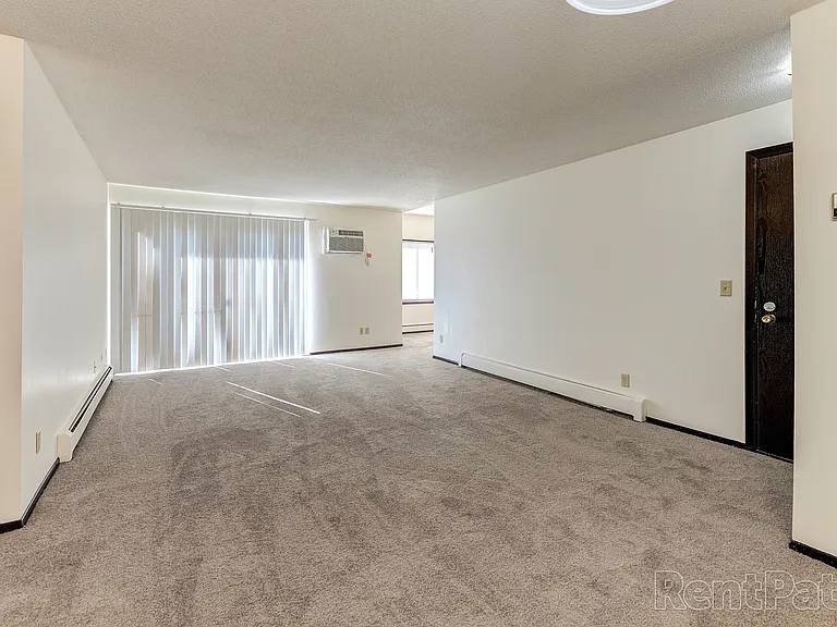 Woodmere Apartments — Photo 9