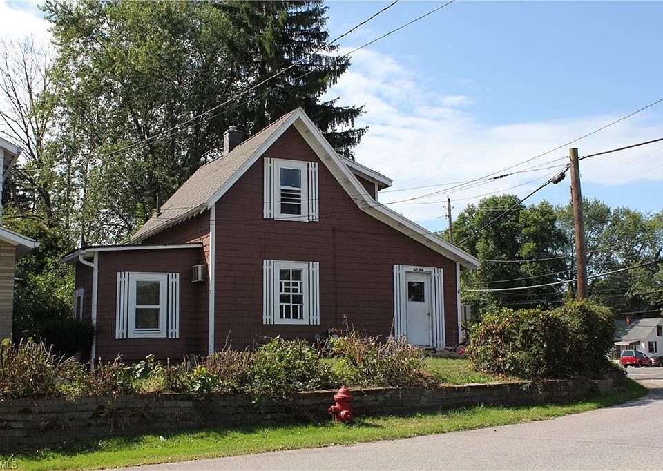 1st image of 1413 Main St
