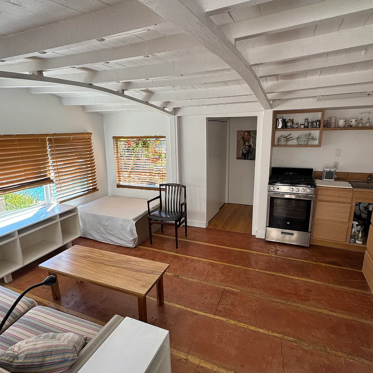 Building Photo - 3600 Mountain View Ave #A