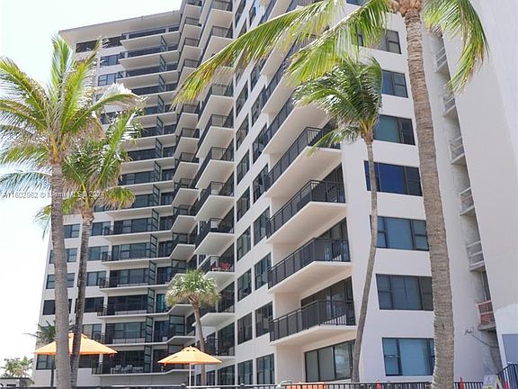 2nd image of 3800 Galt Ocean Dr APT 709