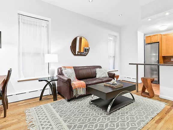 2nd image of 204 W 78th St APT 3C