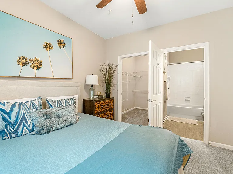 Oaks at Normandy Apartments — Photo 7