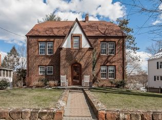 86 Van Buren Ave, West Hartford, CT 06107