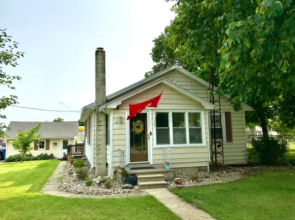 212 E Michigan Ave, White Pigeon, MI 49099