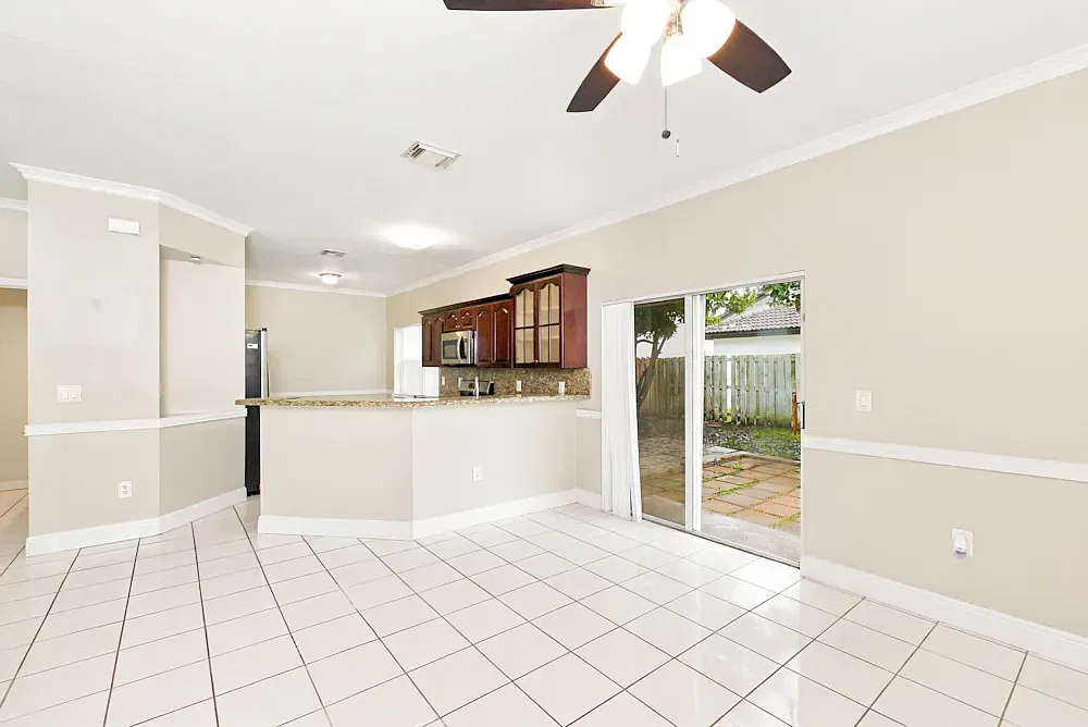 3 bed, 2254 sqft, $4,300 — Photo 3