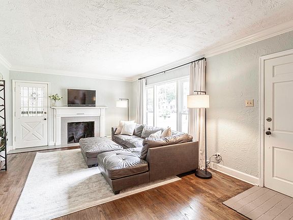 5th image of 4051 Faxon Ave