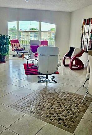 4th image of 2700 Sunrise Lakes Drive W #301