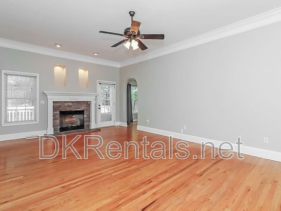 3rd image of 30 Bramblewood Trl SW