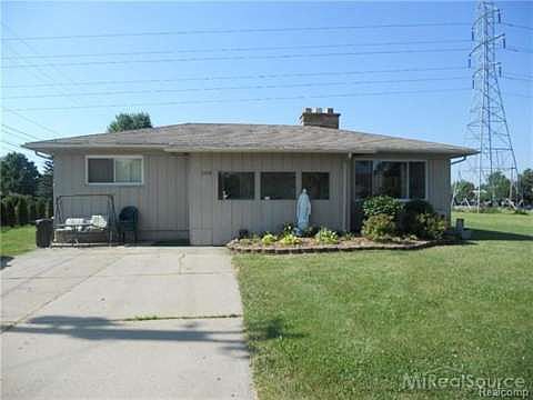 2nd image of 2100 Chicago Rd