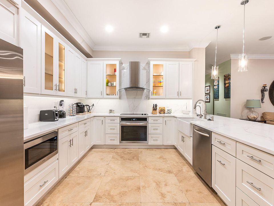 1st image of 514 Solar Isle Dr