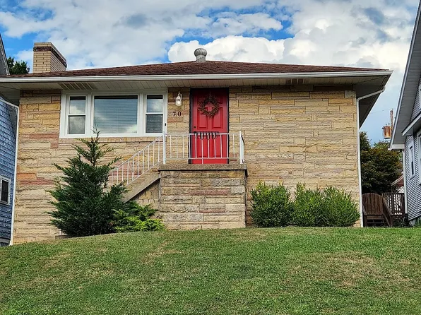 70 Pleasant Dr, Wheeling, WV 26003