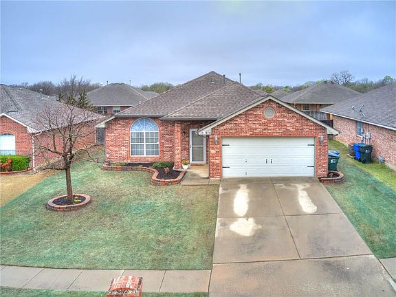3rd image of 1808 Parkridge Dr