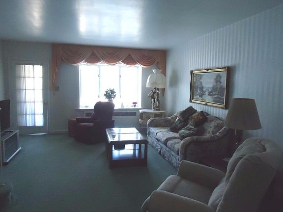 2nd image of 3028 Unruh Ave