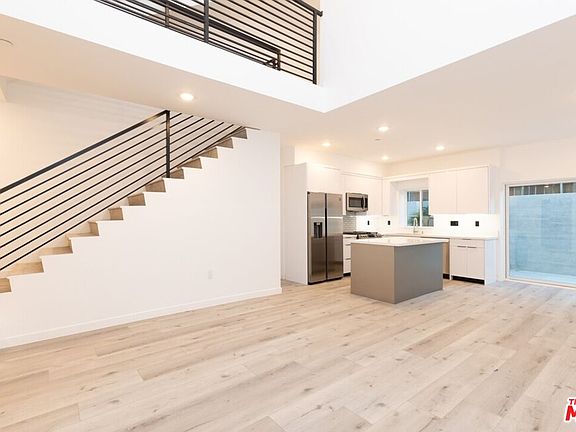 4th image of 846 N Alta Vista Blvd