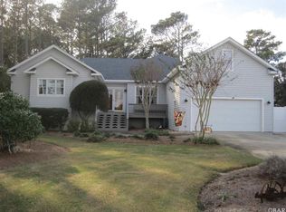 7034 Martins Point Rd, Kitty Hawk, NC 27949