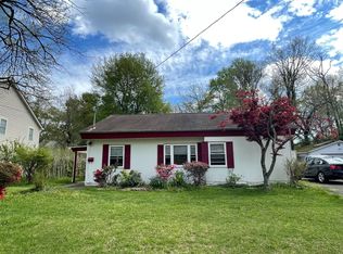 7211 Pine Dr, Annandale, VA 22003