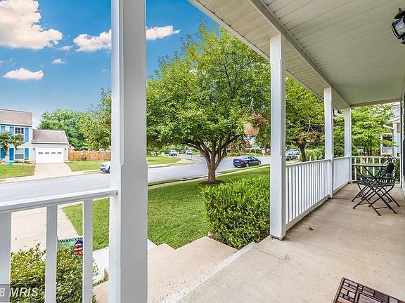 Delightful front porch