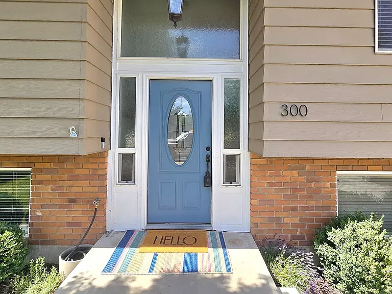 300 W Iowa St — Photo 2