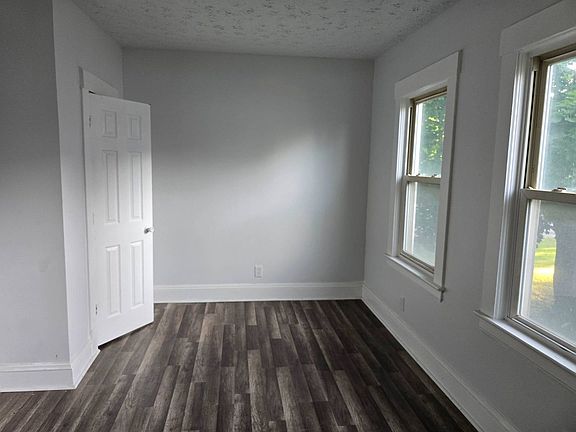 4th image of 8323 Medina Ave