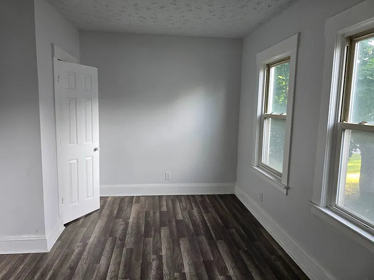 8323 Medina Ave — Photo 4