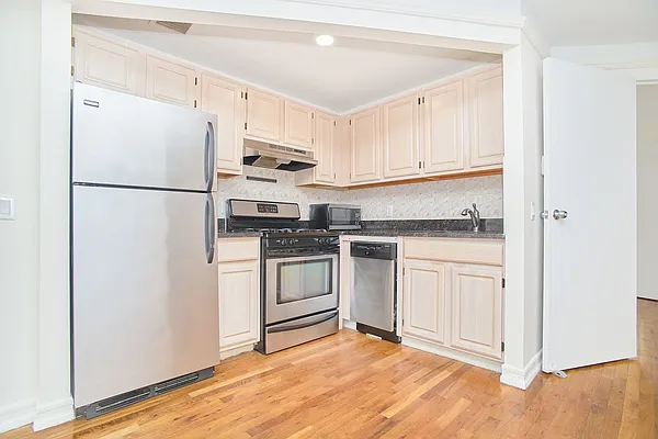 Rented by Living New York | media 15