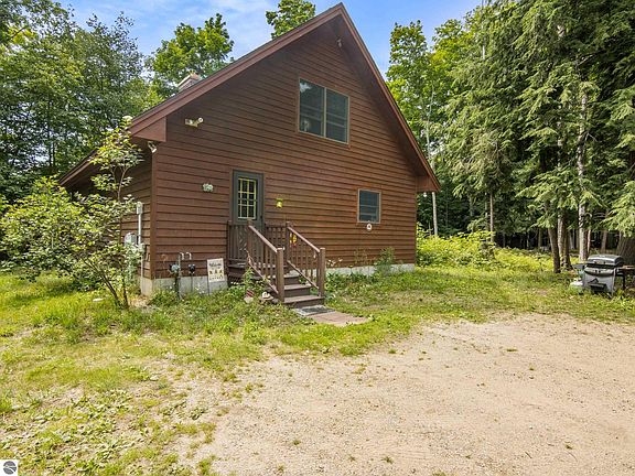 2nd image of 4067 NE Torch Lake Dr