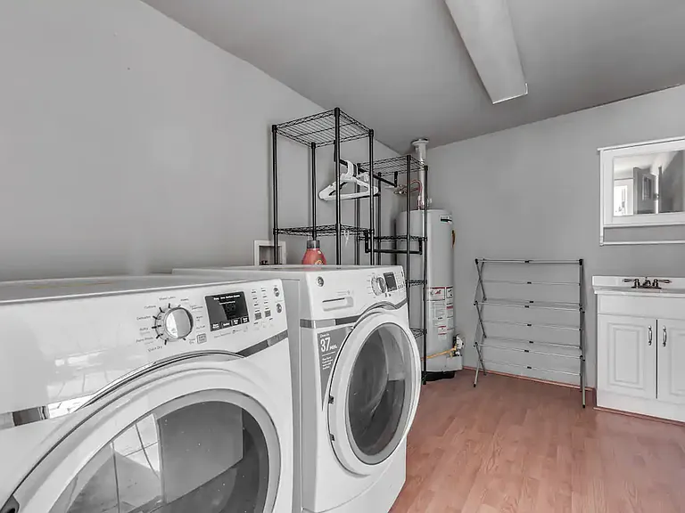 1921 E Indianola Ave — Photo 13