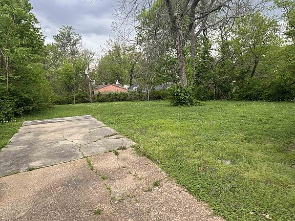 5th image of 3129 Beaumont Ave
