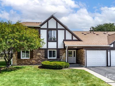 1301 S Williams St APT 2, Westmont, IL, 60559