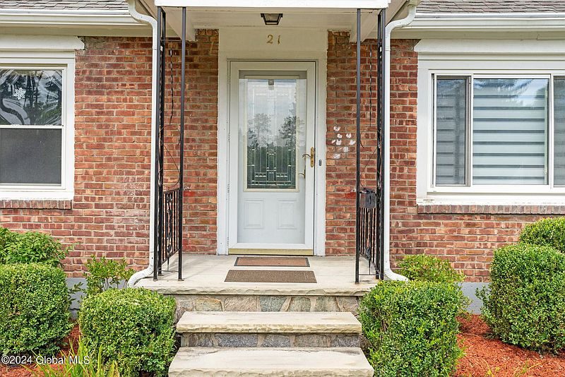 3rd image of 21 Fletcher Road