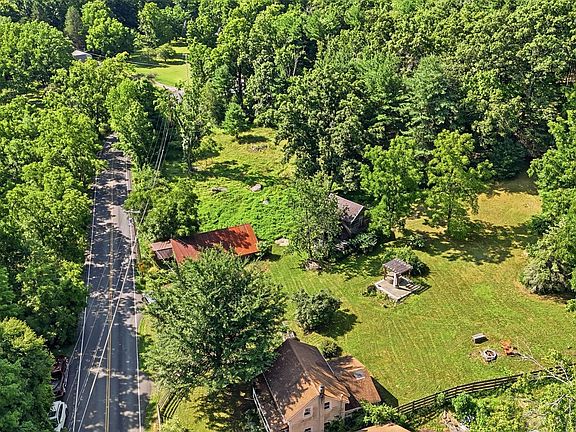 3rd image of 877 Samsonville Road