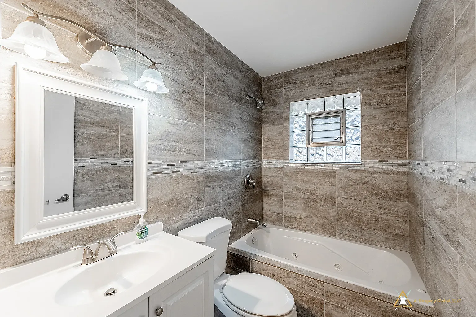 341 Crandon Ave — Photo 4