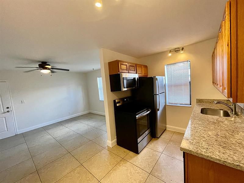 1st image of 607 NE 55th St #26