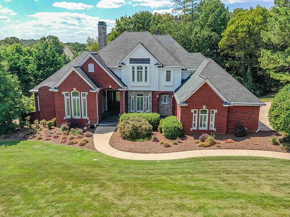 3rd image of 616 Wisteria Way