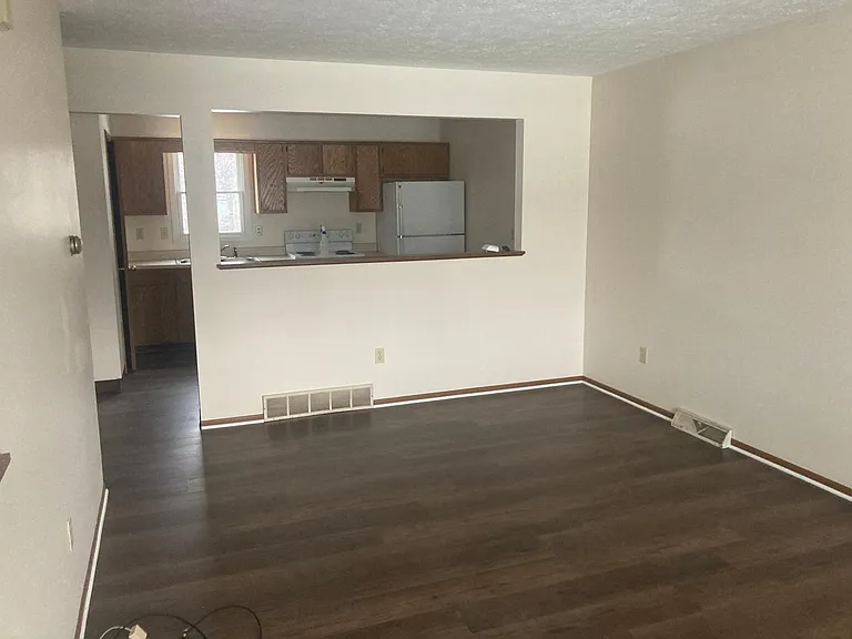 971 W Liberty St — Photo 3