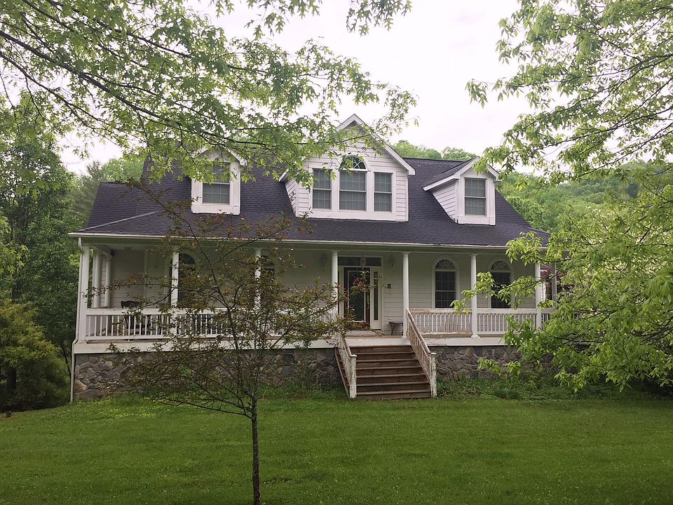 1st image of 239 Hemlock Dr