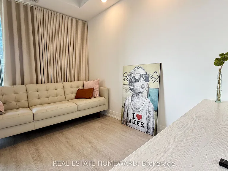 32 Camden St #706 — Photo 4