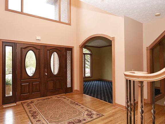 2nd image of 30895 Inverness Cir