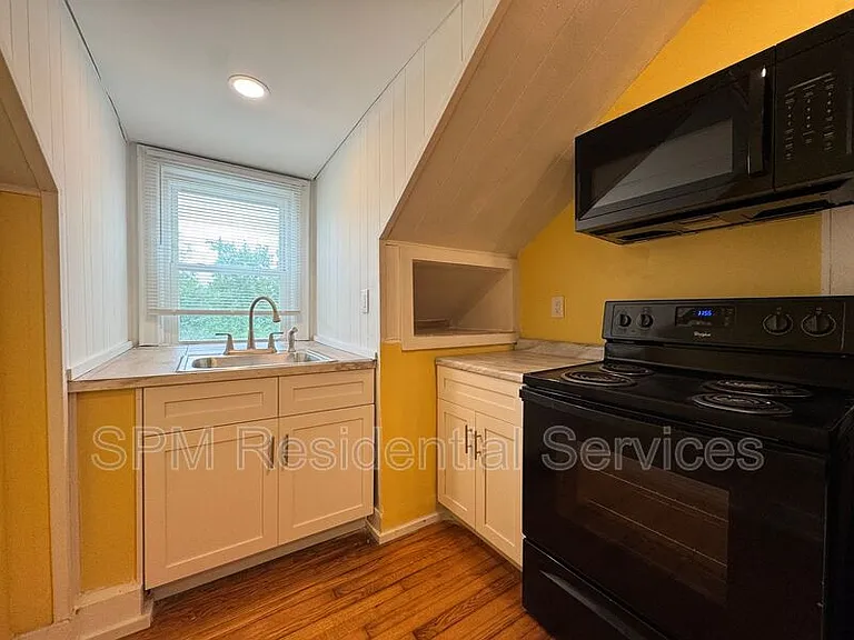 304 N 11th St #A — Photo 6