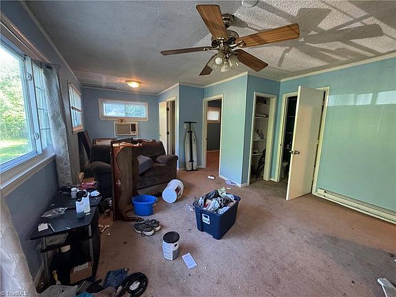 2nd image of 7410 Seldon Rd