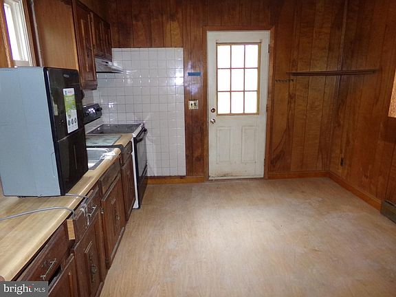 5th image of 682 Jackson Rd